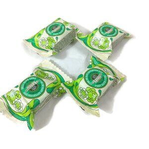 L'Occitane Limited Edition Sparkling Leaves Fizzy Bath Cube X 4 NEW